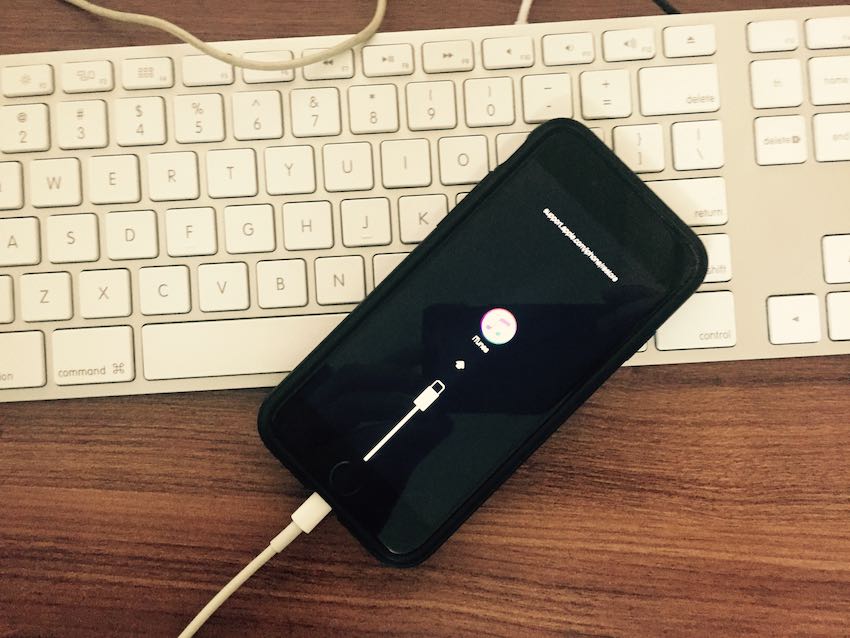 1 Connect iPhone to iTunes fix all problems