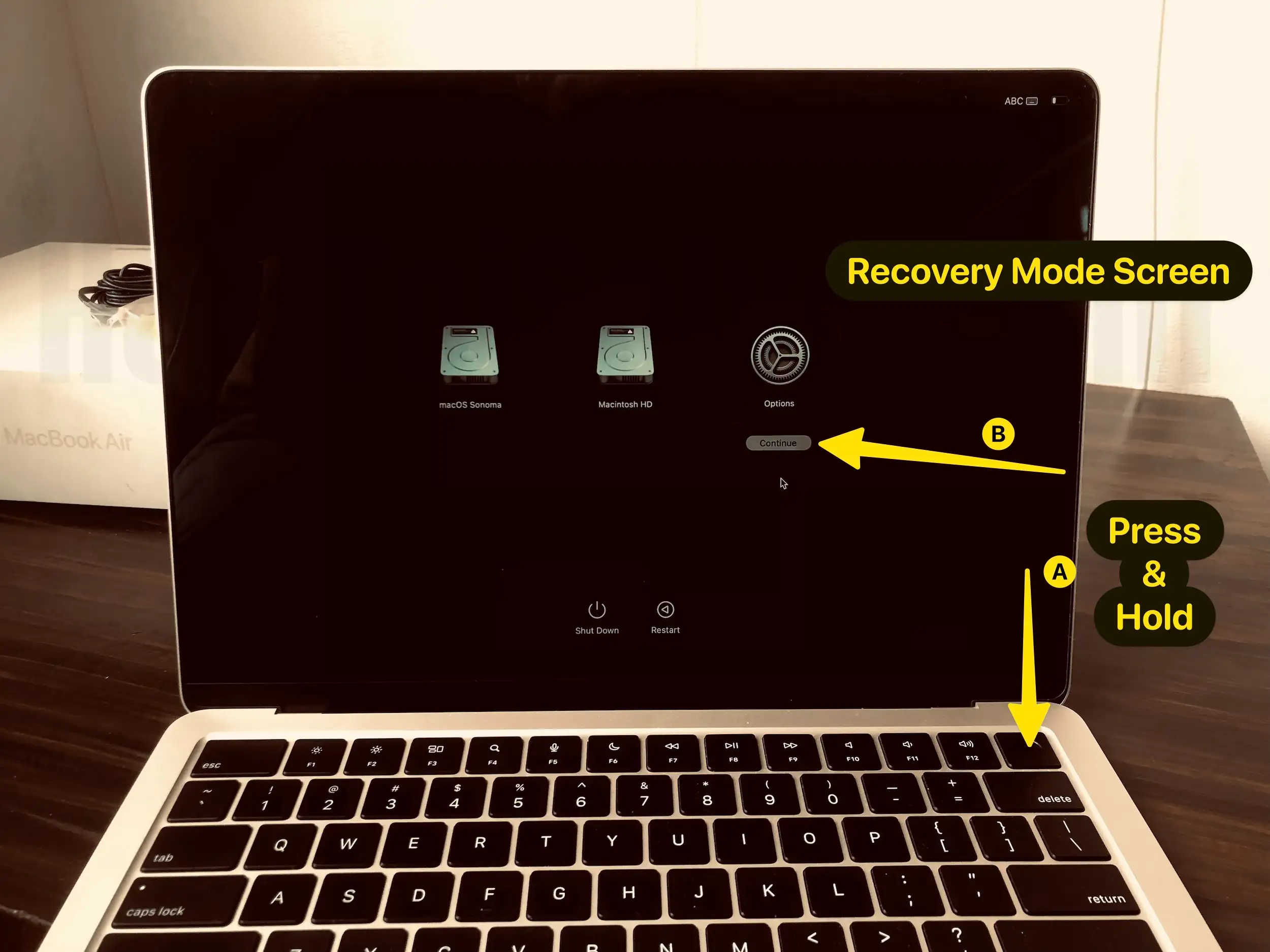 Open Macbook in Recovery mode
