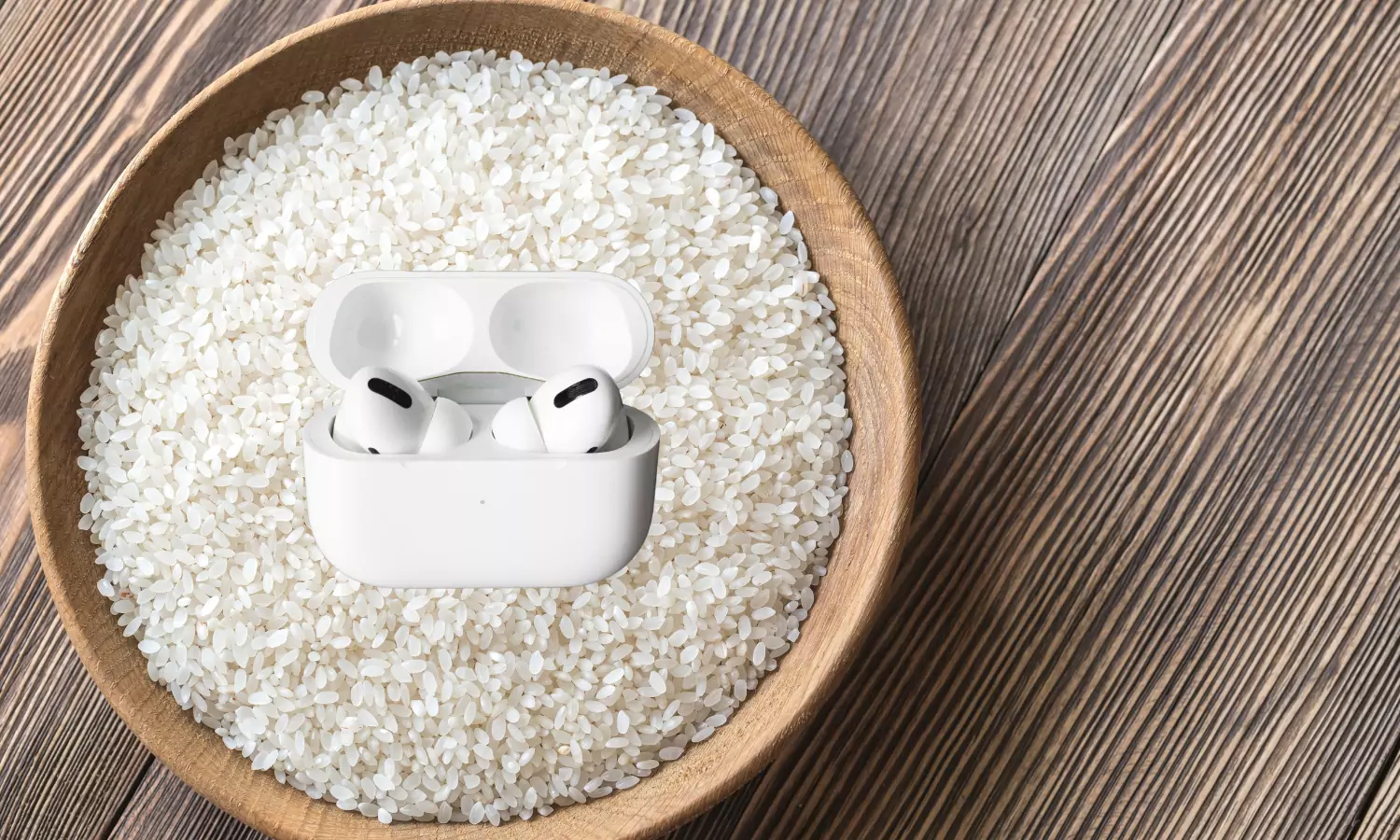 place-airpods-in-uncooked-rice