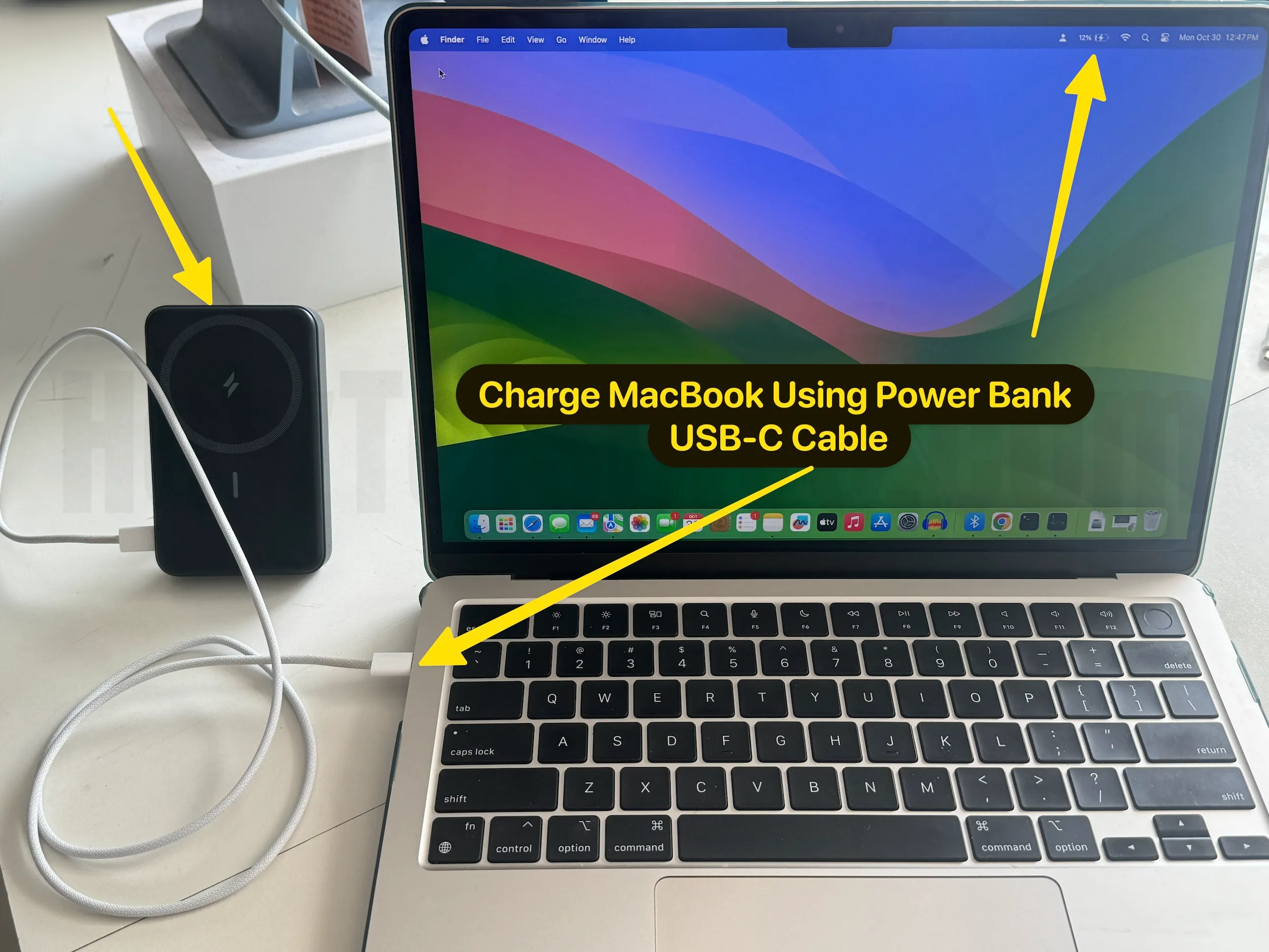 Powerbank 및 USB-C 케이블을 사용하여 Macbook 충전